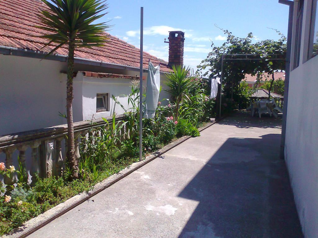 Guesthouse Sinani Улцинь Экстерьер фото